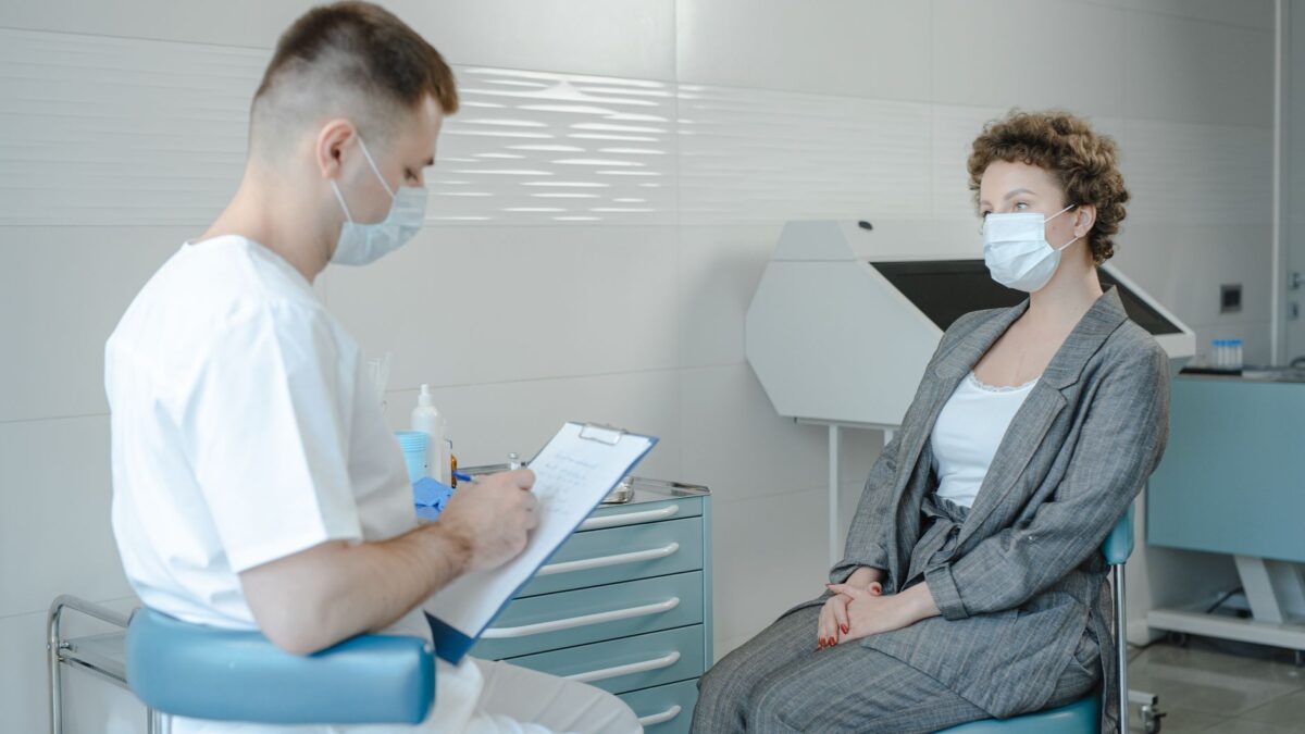 Wechseljahre-Test: Selbstcheck, Hormontest & wann zum Arzt 2026