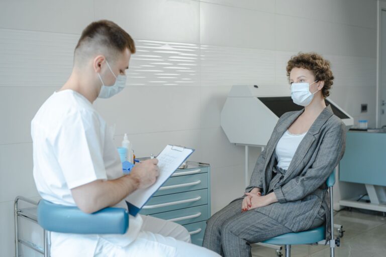 Wechseljahre-Test: Selbstcheck, Hormontest & wann zum Arzt 2026