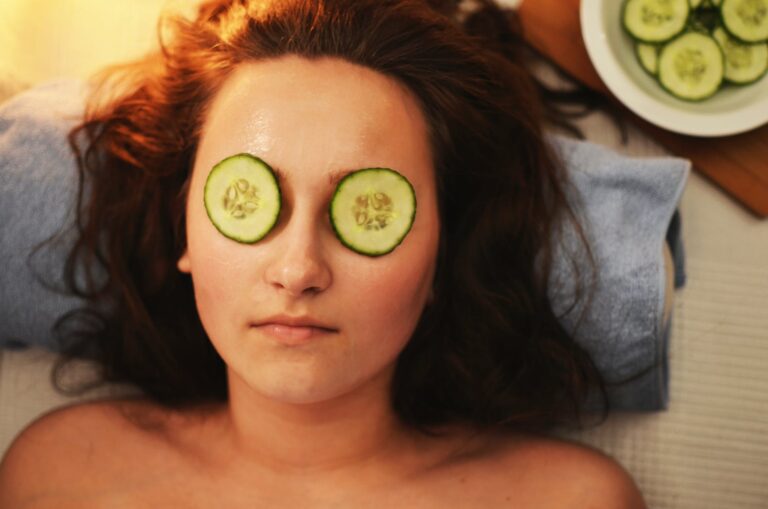 woman girl beauty mask.jpgautocompresscstinysrgbdpr2h650w940dldosya